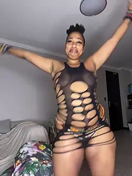 Snapshot of CurvyDesire1 chatting on June 17, 10:30 pm CurvyDesire1 online show from June 17, 10:30 pm