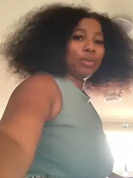 CurvyDesire1 online show from April 19, 7:53 am