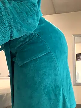 Snapshot of CurvyDesire1 chatting on September 25, 6:19 am CurvyDesire1 online show from September 25, 6:19 am