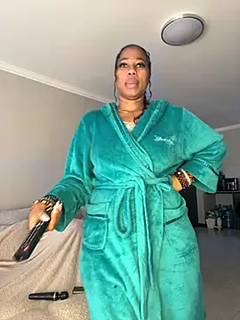Snapshot of CurvyDesire1 chatting on July 6, 8:21 am CurvyDesire1 online show from July 6, 8:21 am