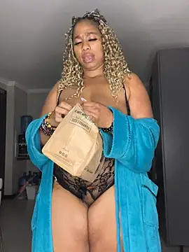 Snapshot of CurvyDesire1 chatting on July 13, 9:14 pm CurvyDesire1 online show from July 13, 9:14 pm