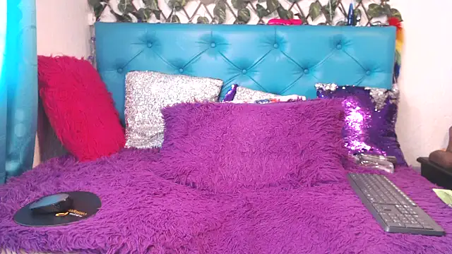 SARAWILLS online show from January 31, 7:56 pm