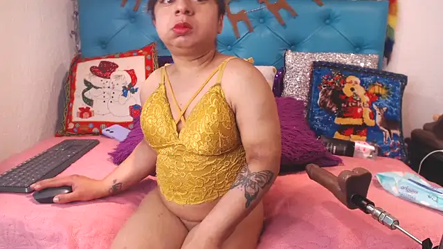 SARAWILLS online show from December 2, 2:08 pm