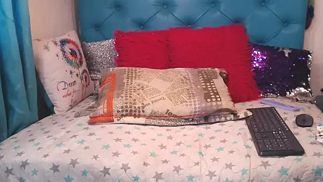 SARAWILLS online show from March 12, 1:26 pm