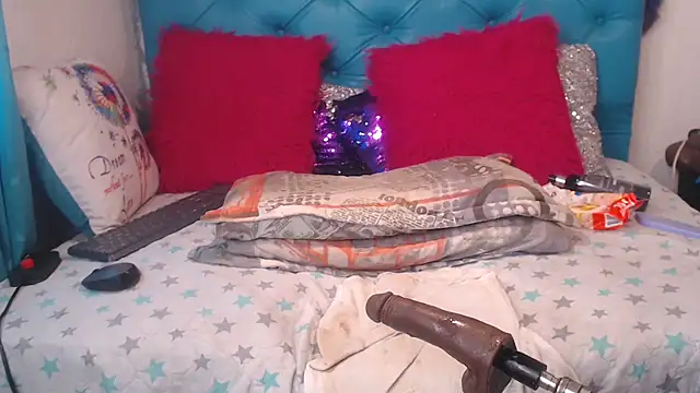 SARAWILLS online show from April 18, 7:07 pm