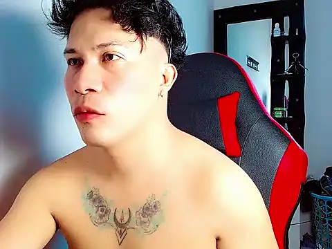 boyhot23x online show from April 18, 6:10 pm