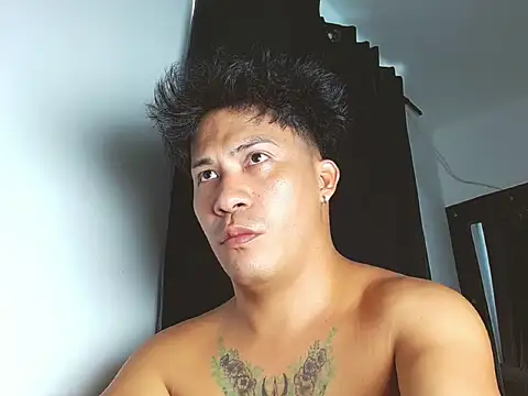 boyhot23x online show from March 14, 10:05 pm