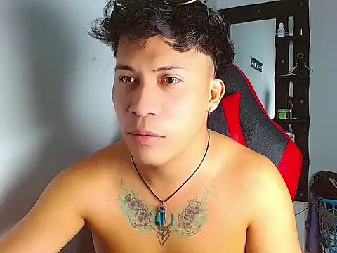 boyhot23x online show from April 18, 2:47 am