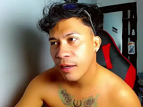 boyhot23x online show from April 23, 5:36 pm