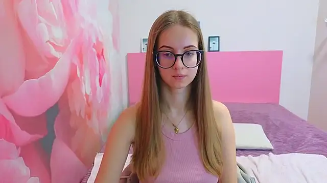 Snapshot of AliceAdams chatting on January 15, 7:01 am AliceAdams online show from January 15, 7:01 am