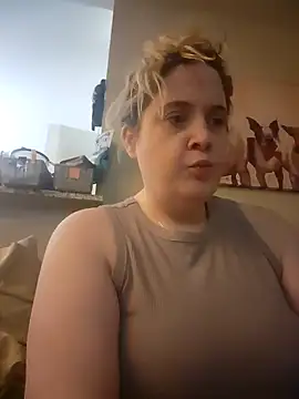 Hleigh327 online show from March 18, 3:23 am