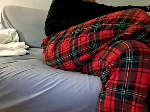 praqun2021 online show from February 26, 6:30 pm