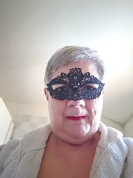 Snapshot of simona60 chatting on April 26, 7:05 am simona60 online show from April 26, 7:05 am