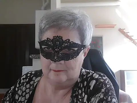 simona60 online show from April 15, 1:15 pm