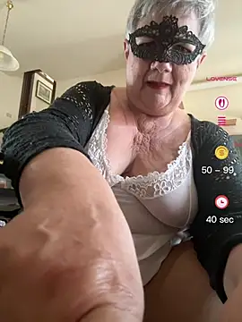 Snapshot of simona60 chatting on May 31, 8:09 am simona60 online show from May 31, 8:09 am