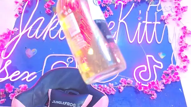 JakelineKitty online show from December 23, 3:06 am