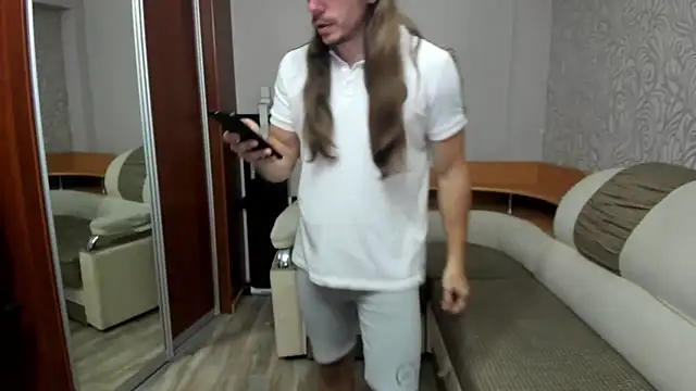 Marrymepls online show from September 12, 4:40 pm