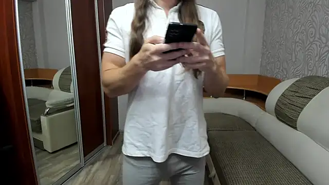 Marrymepls online show from October 2, 3:15 pm