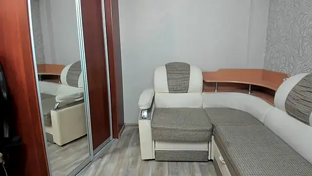 Marrymepls online show from December 3, 8:30 pm