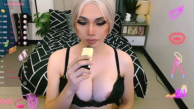 LUSCIOUSKIM online show from January 13, 8:05 am