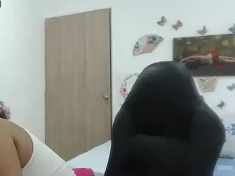 BustyMilf  online show from March 19, 12:12 pm