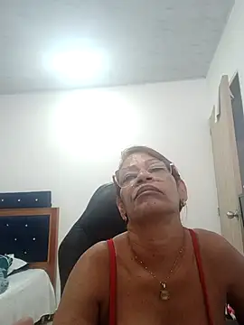 BustyMilf  online show from October 17, 1:13 pm