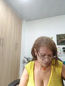 BustyMilf  online show from March 11, 12:32 pm