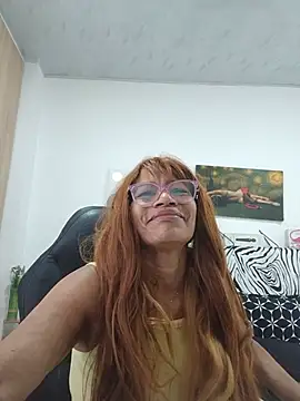 Snapshot of BustyMilf_ chatting on July 4, 12:00 pm BustyMilf online show from July 4, 12:00 pm