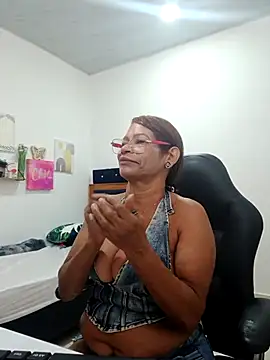 BustyMilf  online show from October 27, 1:23 pm