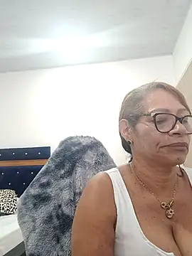 BustyMilf  online show from September 22, 1:06 pm