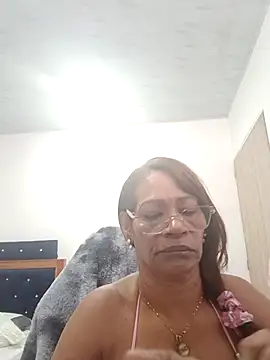 BustyMilf  online show from October 10, 1:01 pm