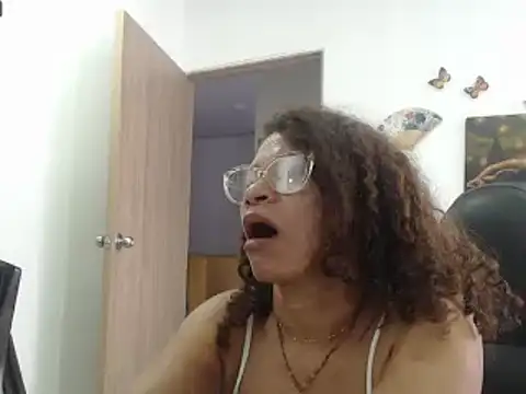 BustyMilf  online show from March 19, 4:13 pm