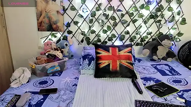 Snapshot of elise_mouris chatting on March 9, 4:05 am elise mouris online show from March 9, 4:05 am