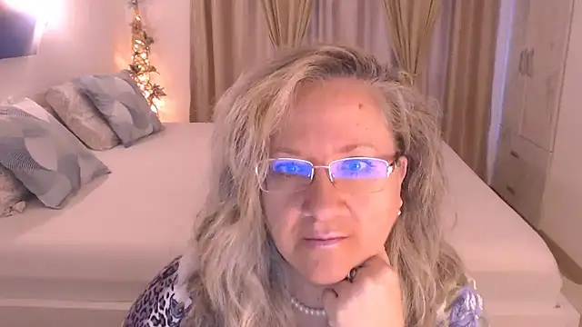 Raisshy online show from November 10, 11:59 am