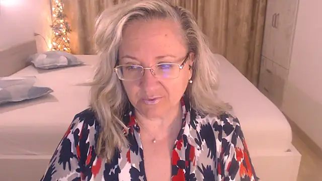 Raisshy online show from May 13, 1:18 pm
