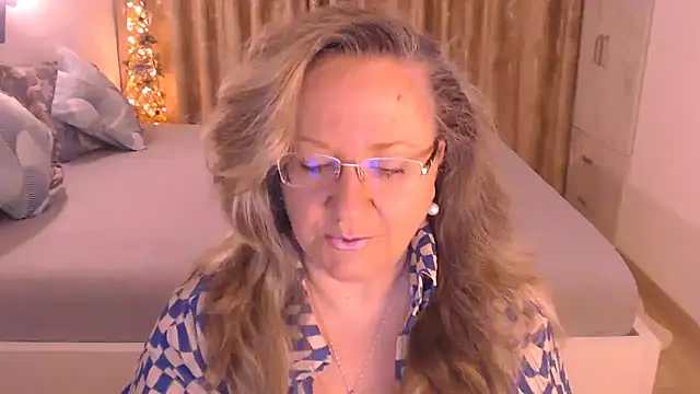 Raisshy online show from February 19, 4:42 am