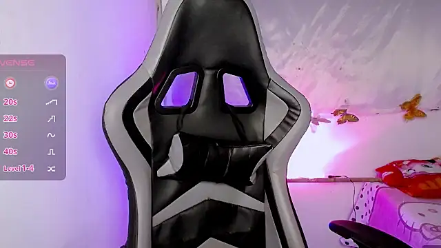 ninatiny online show from February 6, 11:39 am