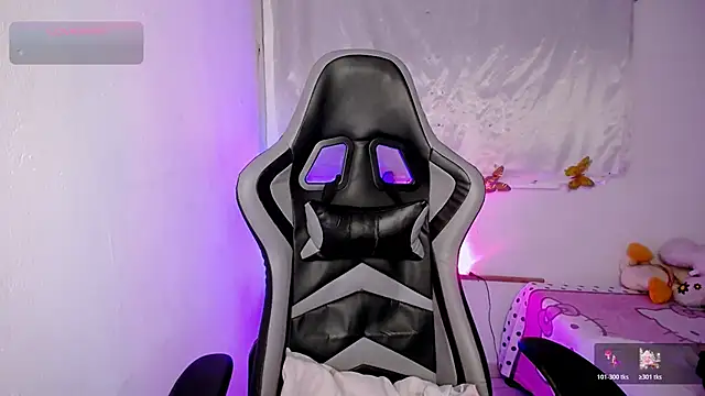 ninatiny online show from November 13, 10:08 am