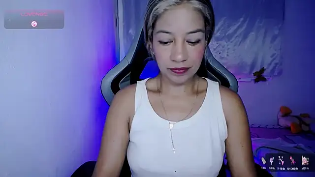 ninatiny online show from November 12, 8:51 am