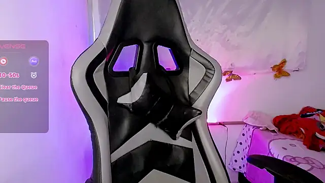 ninatiny online show from February 8, 11:30 am