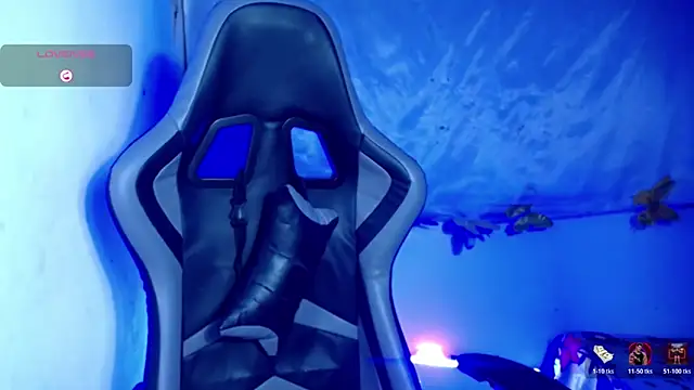 ninatiny online show from March 25, 10:36 am