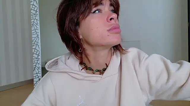 girl nextd00r online show from March 6, 1:14 pm