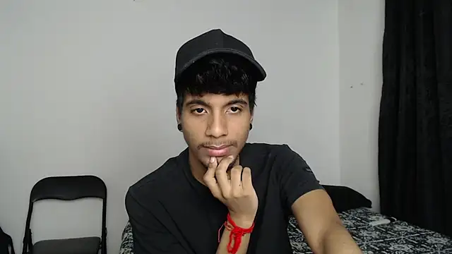 stevenosori online show from November 2, 2:16 am