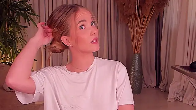 Snapshot of daisyd001 chatting on February 12, 10:04 am daisyd001 online show from February 12, 10:04 am