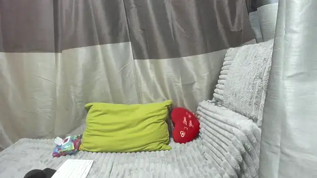 Snapshot of jessystarr chatting on November 24, 7:36 pm jessystarr online show from November 24, 7:36 pm