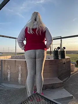 SabinaSweety online show from March 15, 3:52 pm