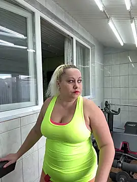 Snapshot of SabinaSweety chatting on March 14, 11:01 am SabinaSweety online show from March 14, 11:01 am