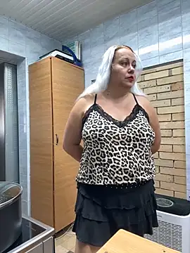 Snapshot of SabinaSweety chatting on October 7, 1:01 pm SabinaSweety online show from October 7, 1:01 pm