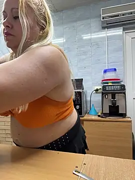 SabinaSweety online show from March 29, 4:52 pm