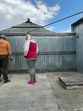 SabinaSweety online show from April 11, 1:04 pm